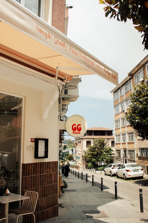 Où acheter des stores bannes à paris : notre guide pratique